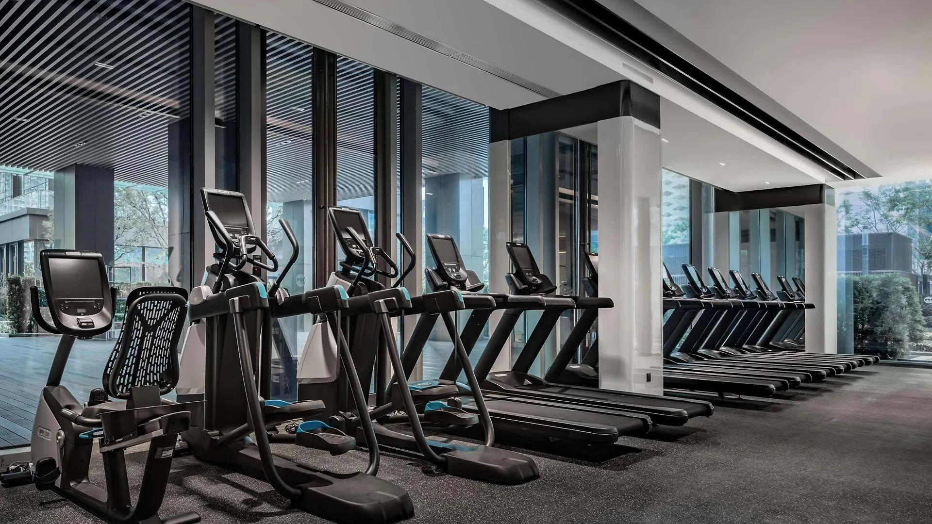 Hilton Garden Inn Shenzhen World Exhibition & Convention Center ホテル