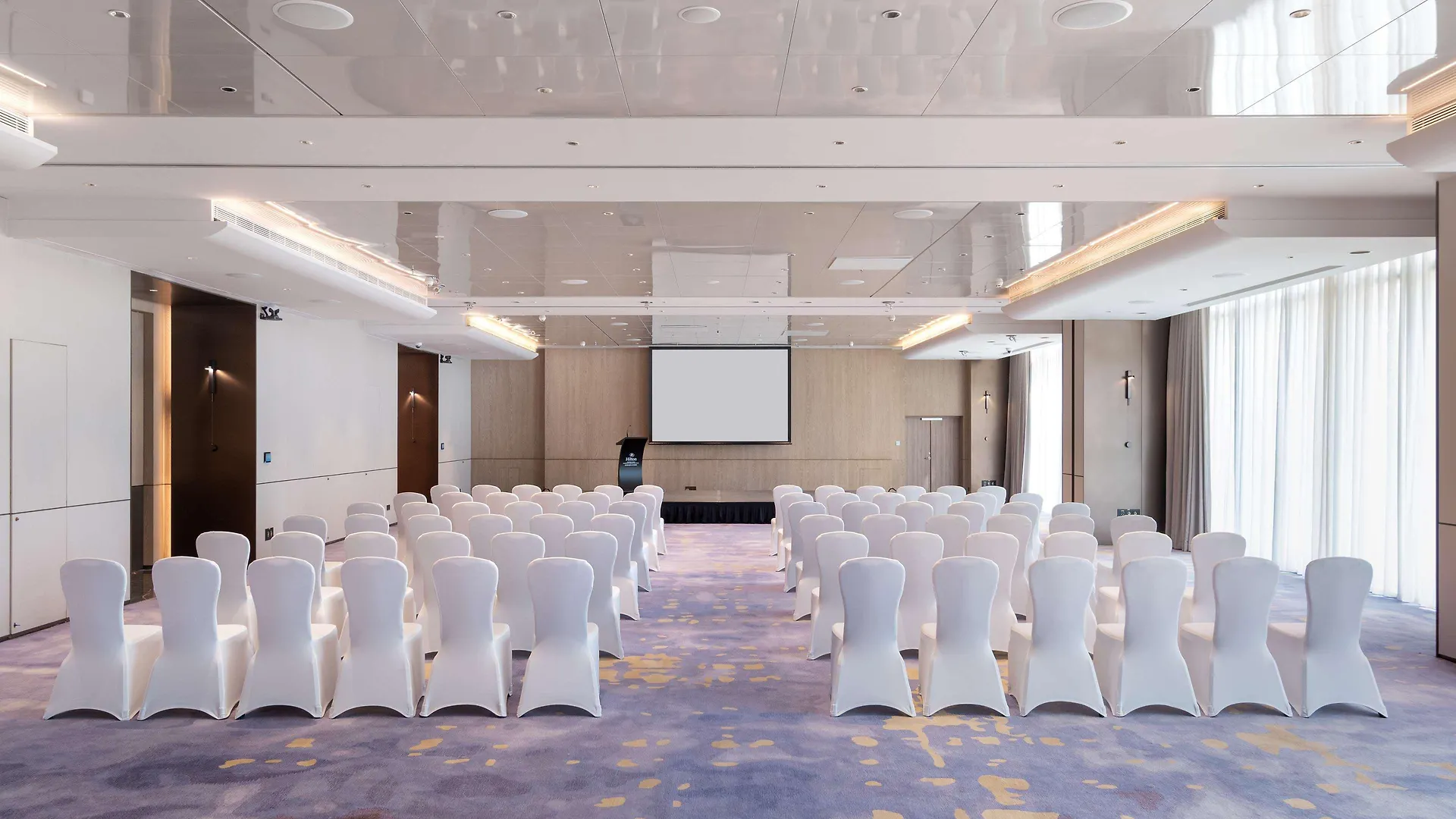 Hilton Garden Inn Shenzhen World Exhibition & Convention Center ホテル