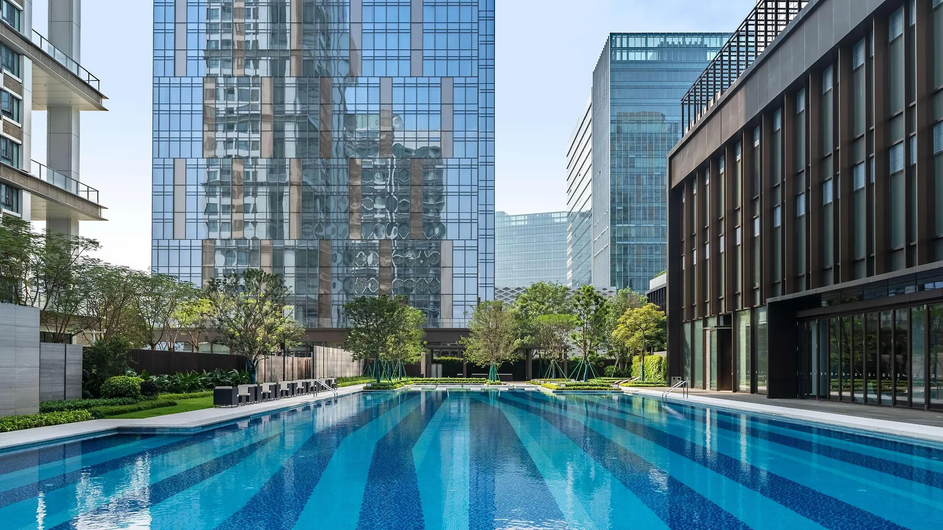 Hilton Garden Inn Shenzhen World Exhibition & Convention Center 4*,