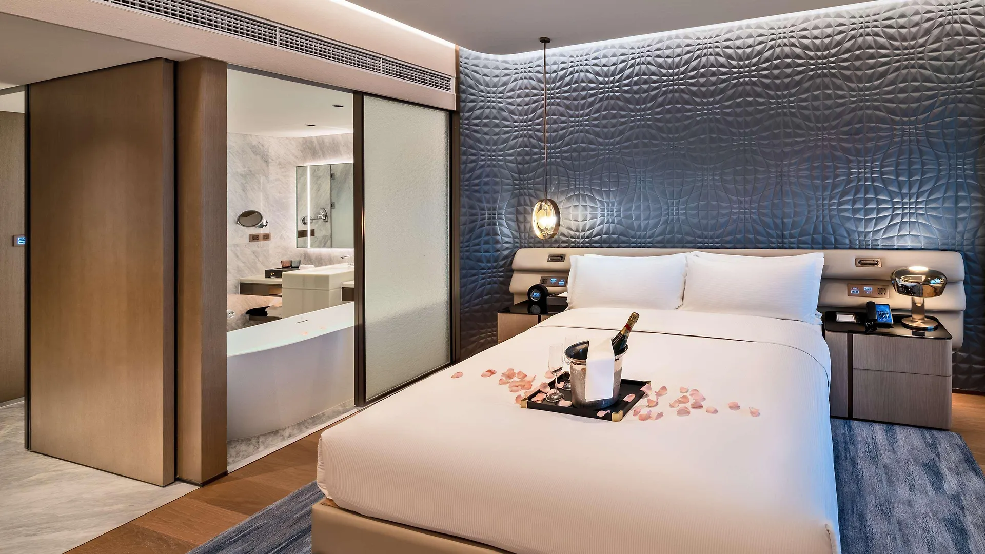 Hilton Garden Inn Shenzhen World Exhibition & Convention Center ホテル