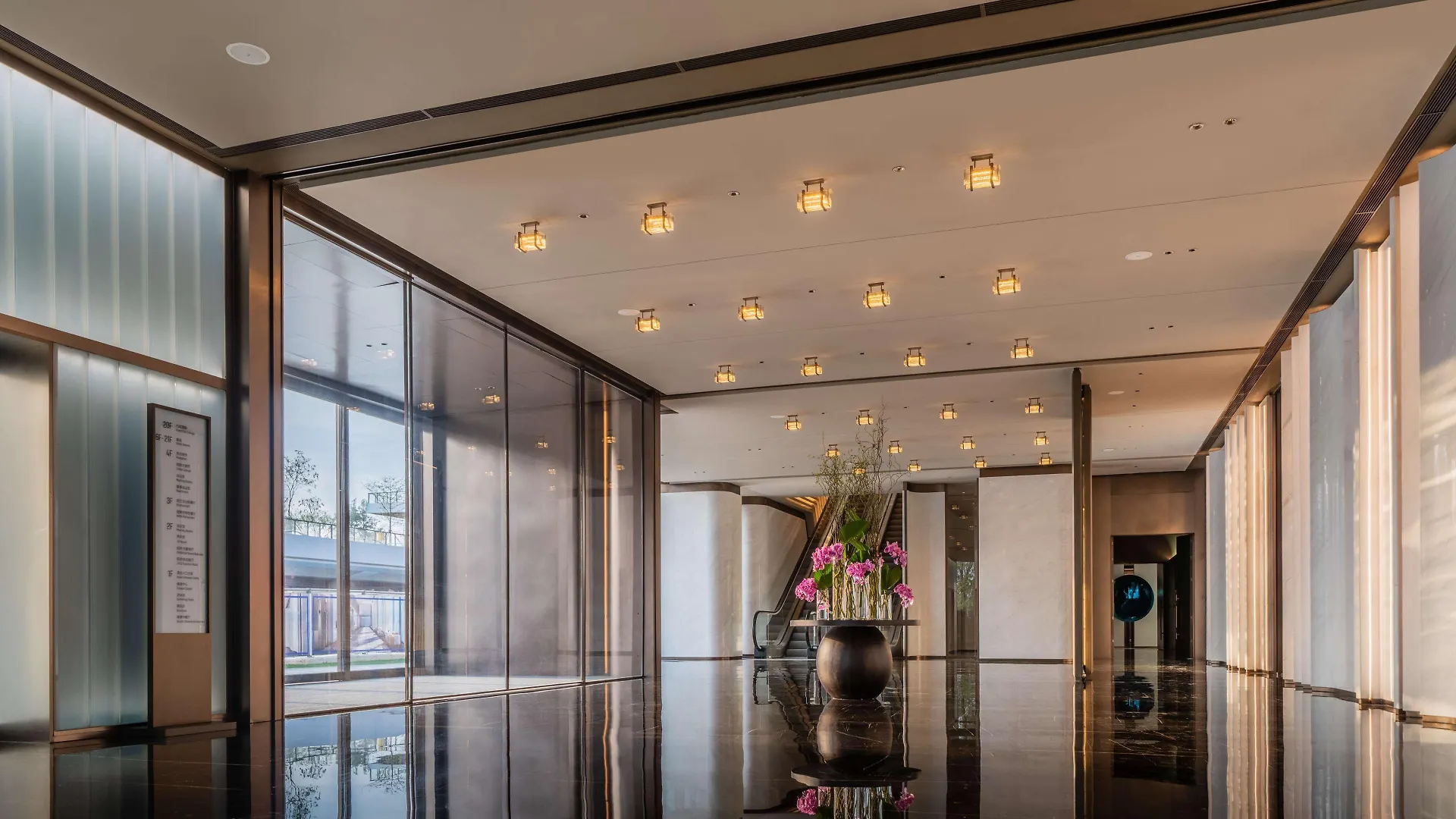 Hilton Garden Inn Shenzhen World Exhibition & Convention Center